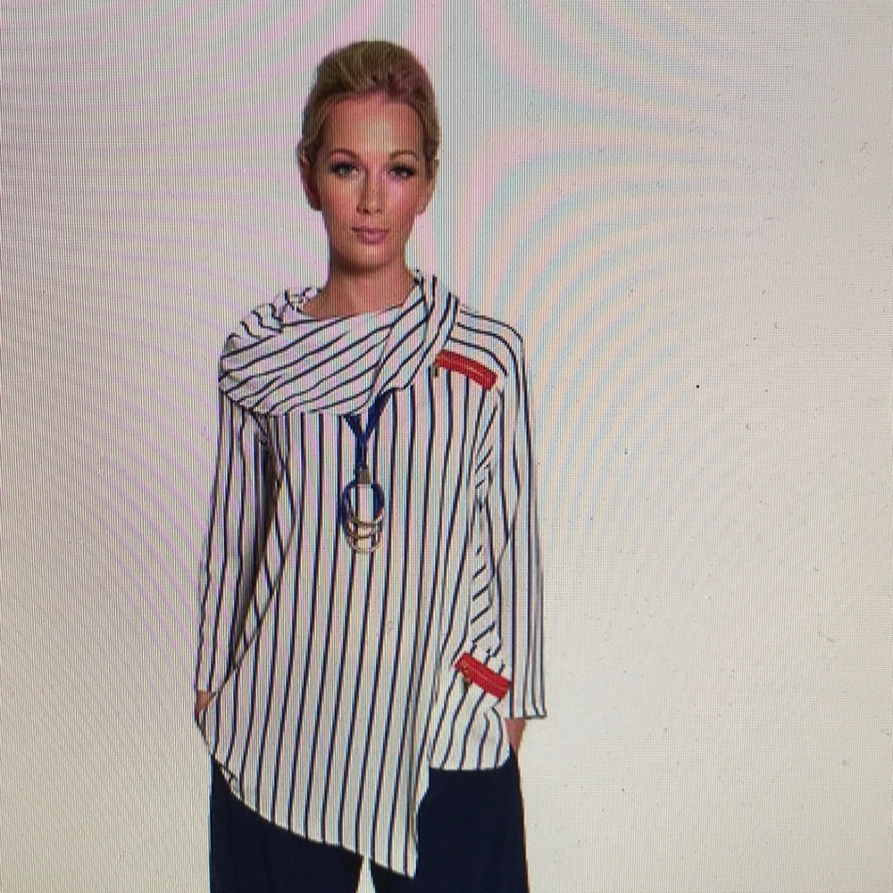 IC Collection Top NWT